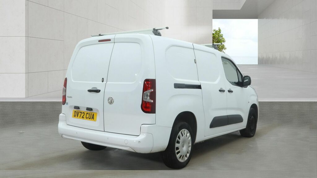 Vauxhall Combo 1.5 Turbo D 2300 Sportive Panel Van 6Dr Man DV72CUA White #4