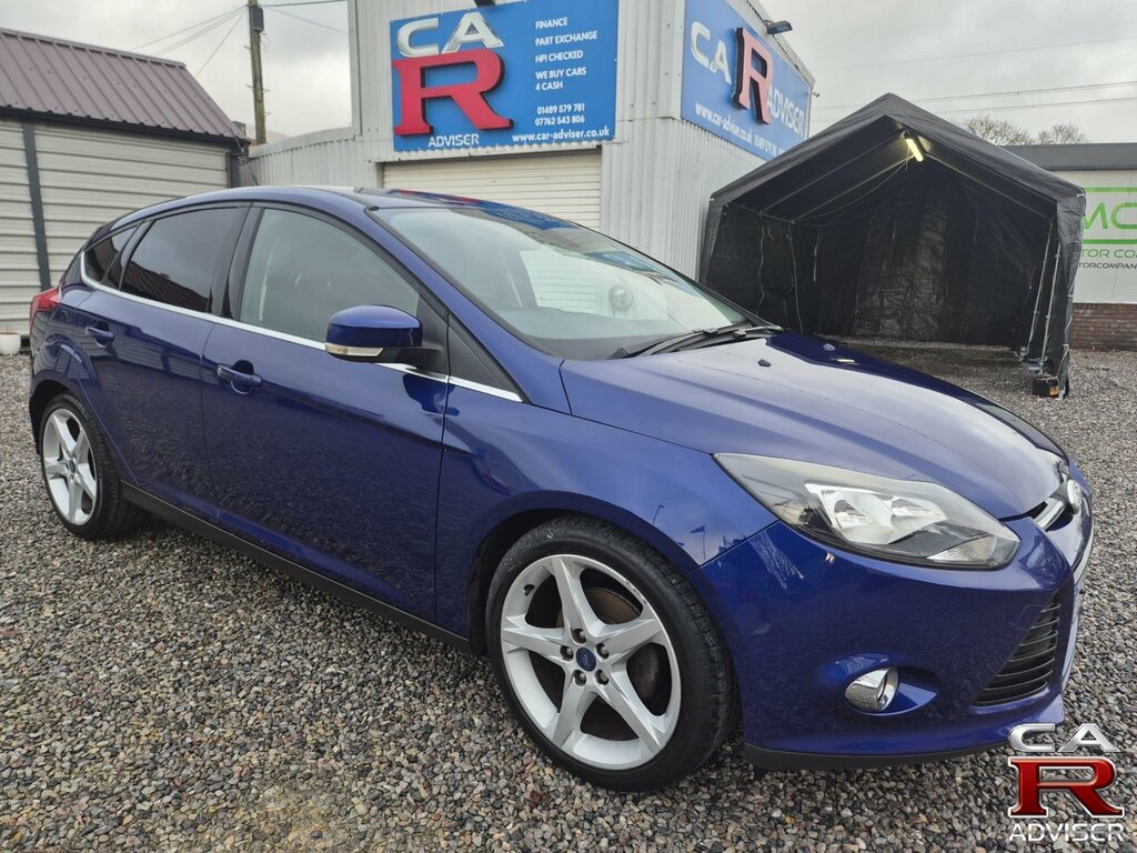 Ford Focus 1.0T Ecoboost Titanium Navigator Hatchback Pet Blue