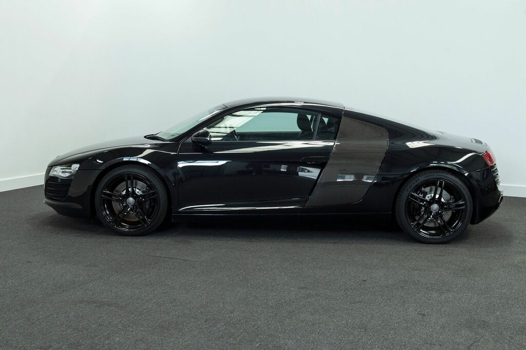 Audi R8 Coupe Black #4