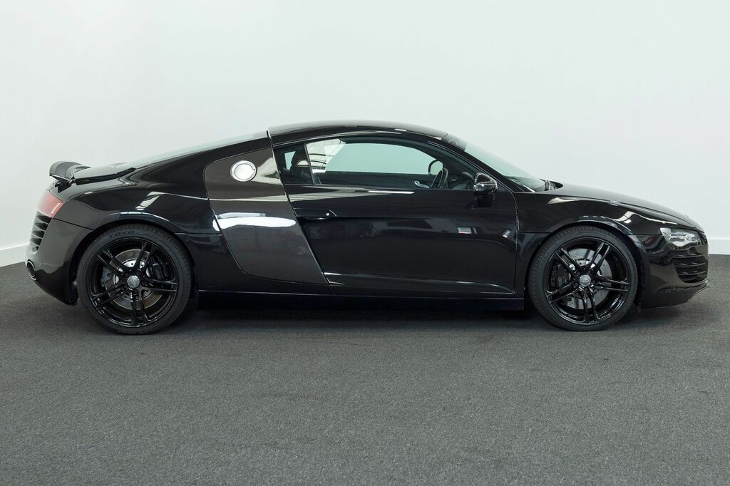Audi R8 Coupe Black #3