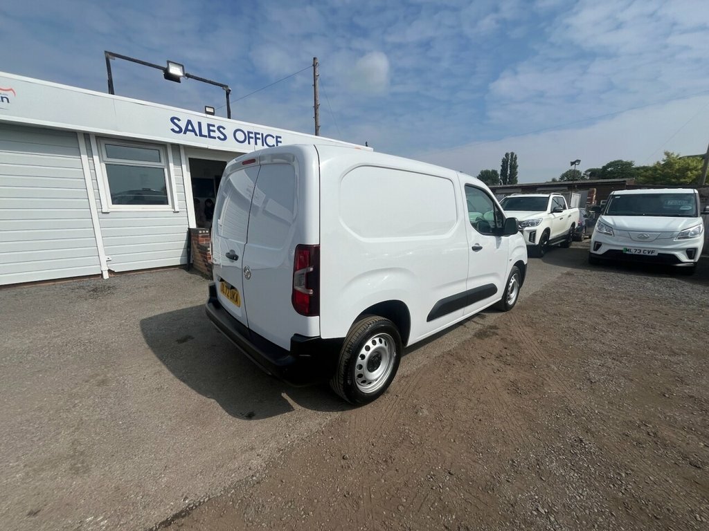 Vauxhall Combo 1.5L Prime DL72UKA White #4