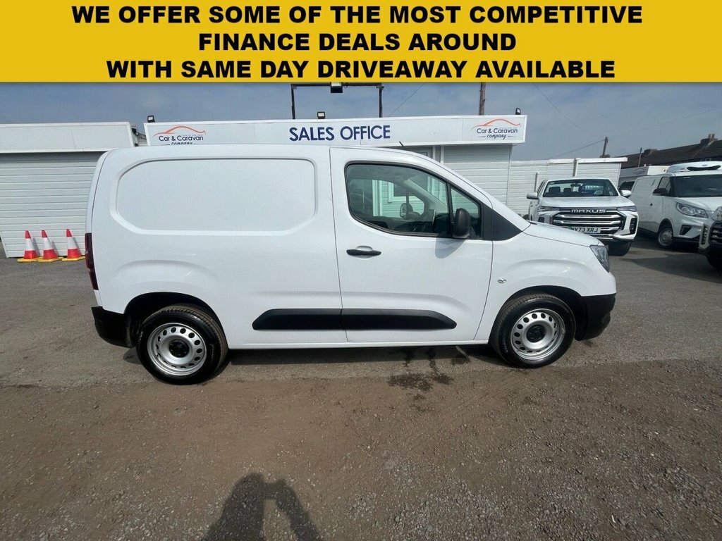 Vauxhall Combo 1.5L Prime DL72UKA White #3