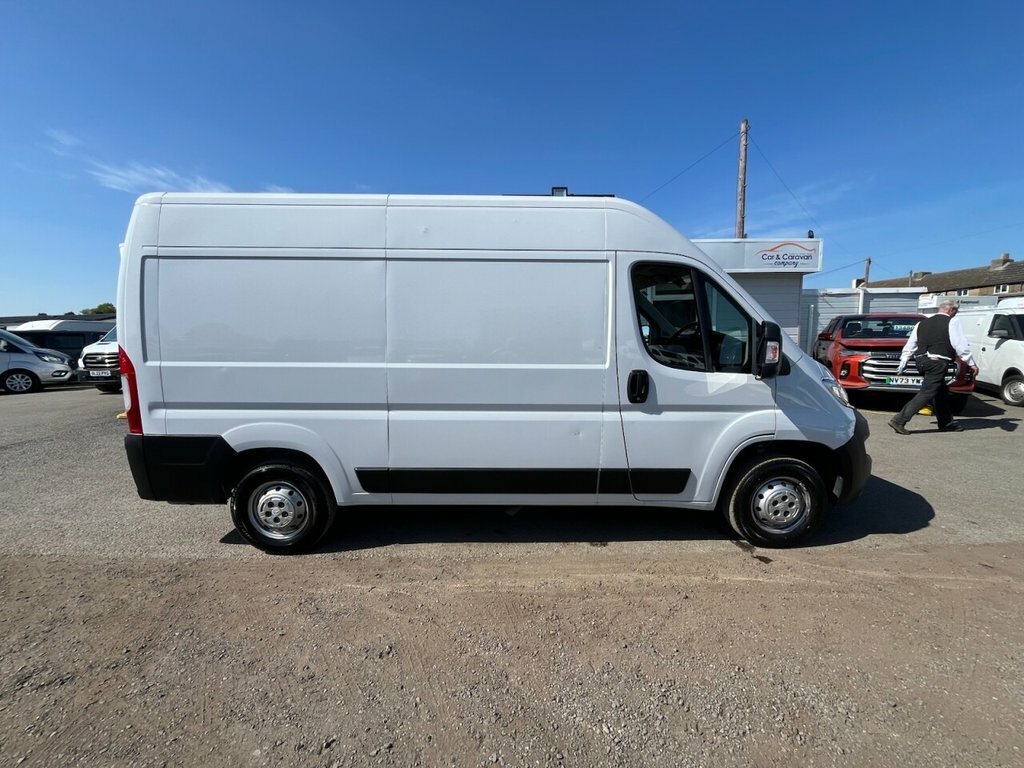 Citroen Relay 2.2L Enterprise Edition LA72TXR White #2