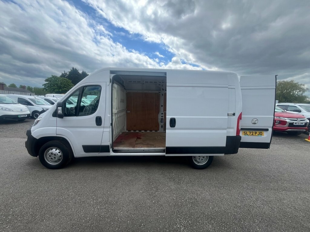 Vauxhall Movano 2.2L Dynamic SL72PJO White #4