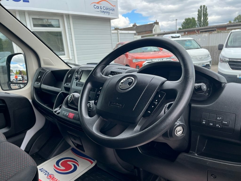 Vauxhall Movano 2.2L Dynamic SL72PJO White #5