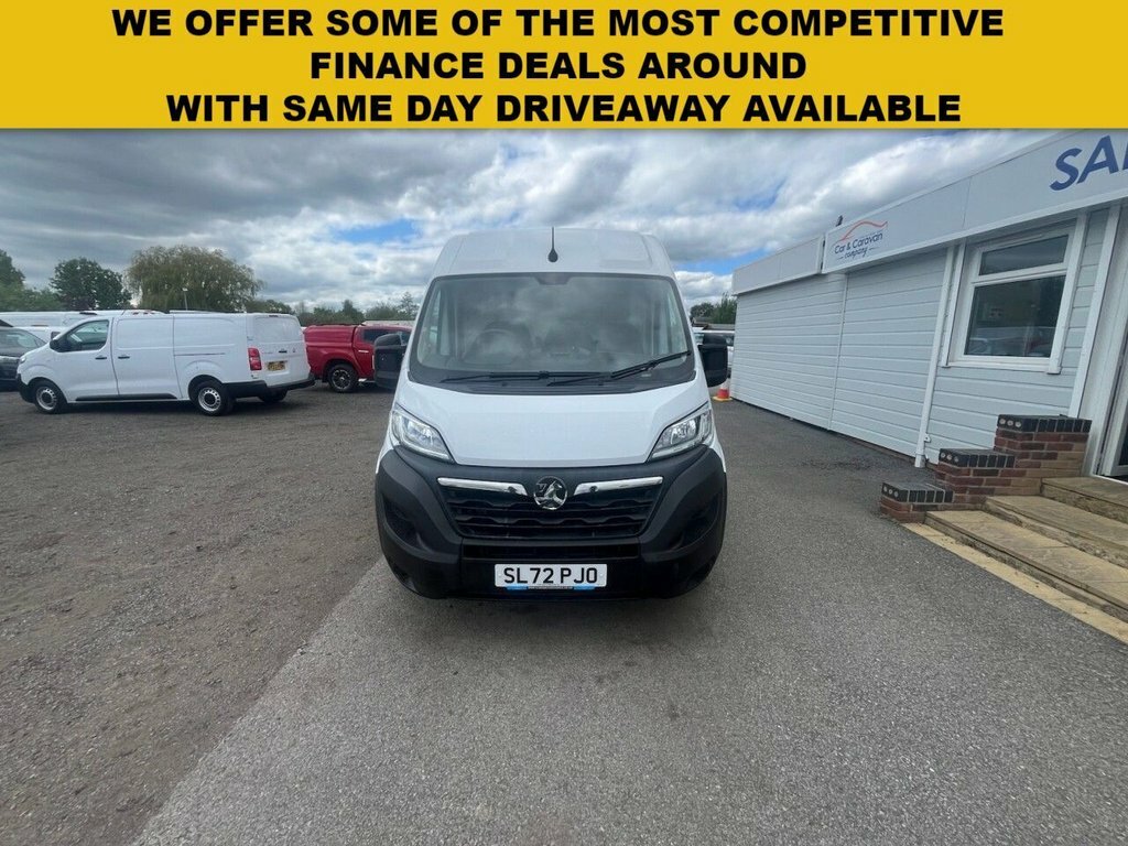 Vauxhall Movano 2.2L Dynamic White