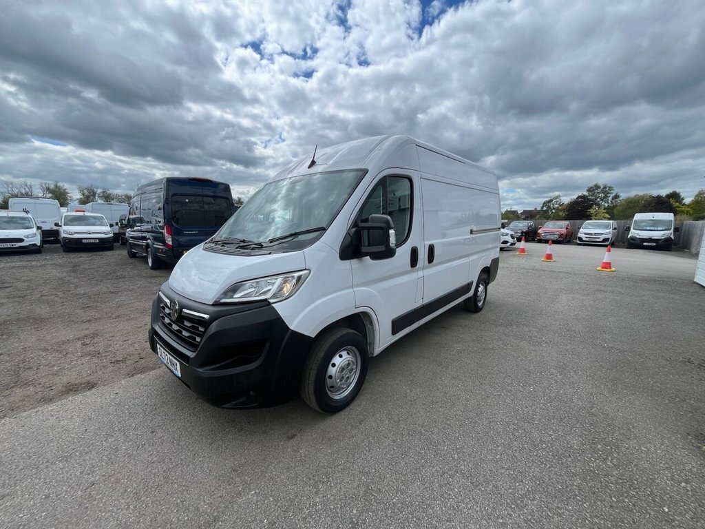 Vauxhall Movano 2.2L Dynamic SL72NHX White #3