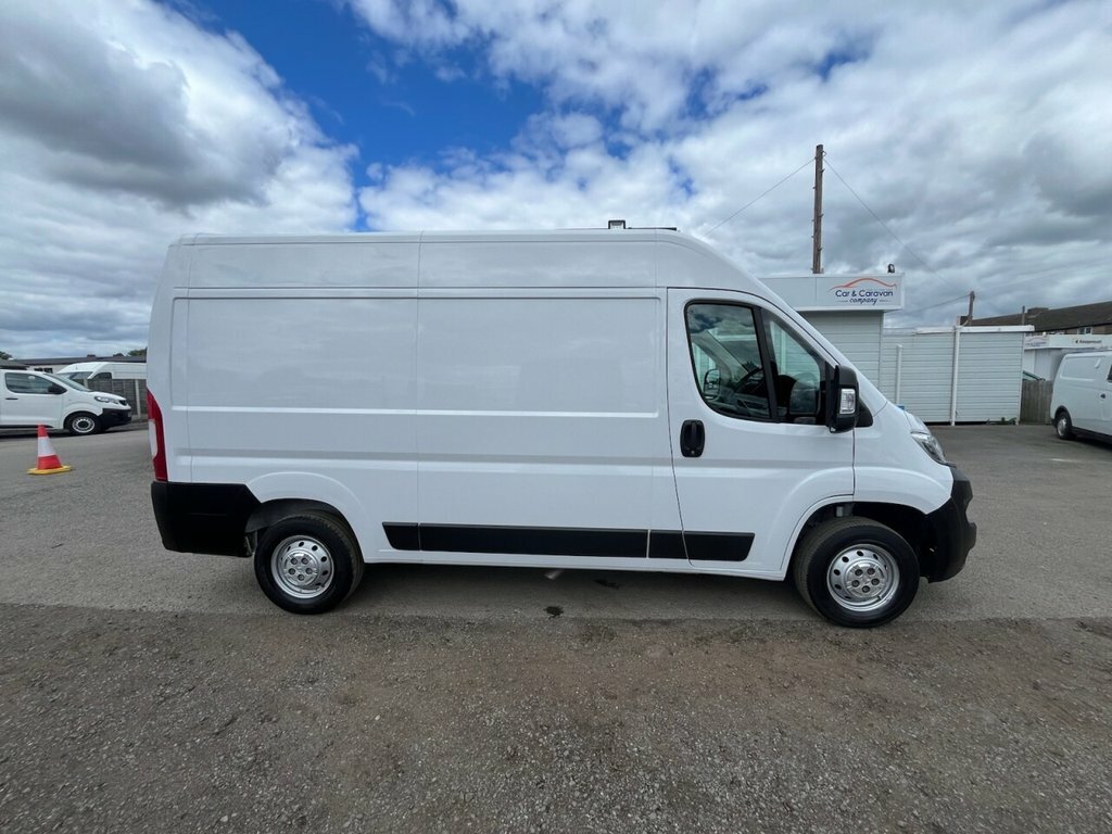 Vauxhall Movano 2.2L Dynamic SL72NHX White #5