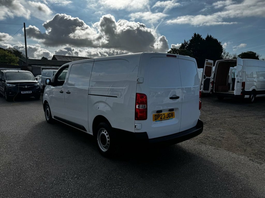 Vauxhall Vivaro 1.5L Prime 6Dr DP23JGV White #5