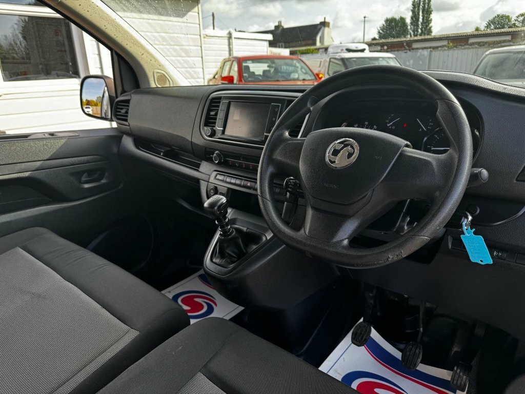 Vauxhall Vivaro 1.5L Prime 6Dr DP23JGV White #2