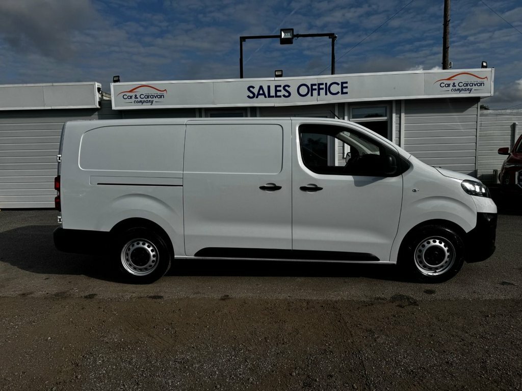 Vauxhall Vivaro 1.5L Prime 6Dr DP23JGV White #3