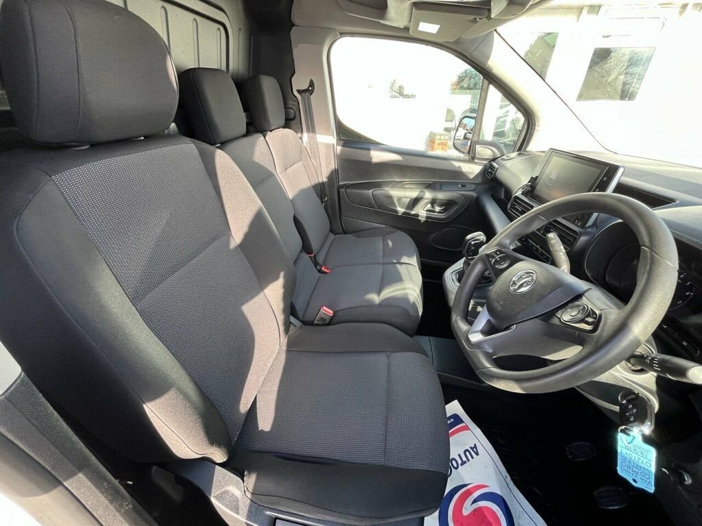 Vauxhall Combo 1.5L Pro DN23NNO White #4