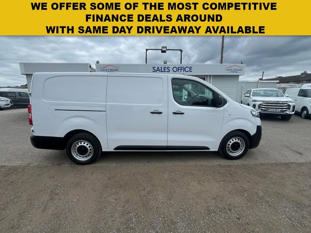 Vauxhall Vivaro 1.5L Dynamic 6Dr White