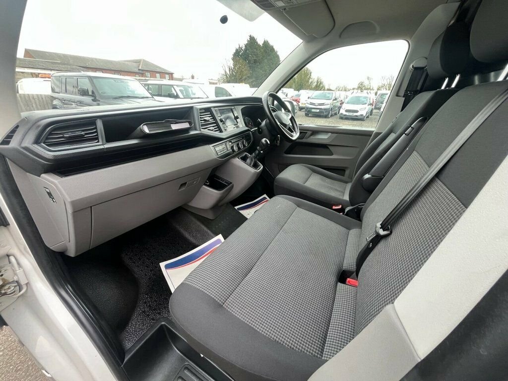Volkswagen Transporter 2L Startline FY72AXB White #5