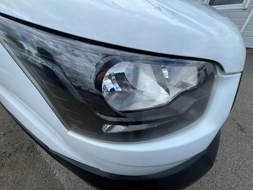 Ford Transit Custom 2L Leader MJ22EEM White #3