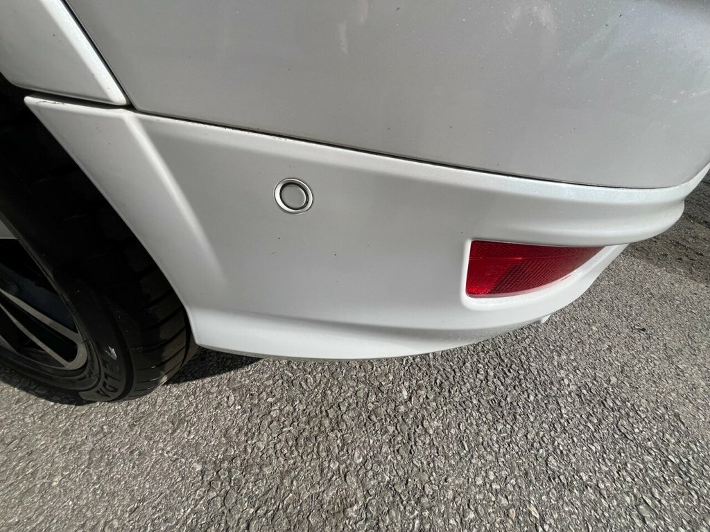 Ford Kuga Suv WV69GOJ White #5