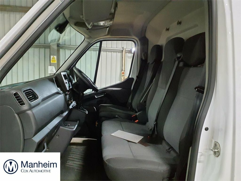 Renault Master 2.3L Se Long Range White