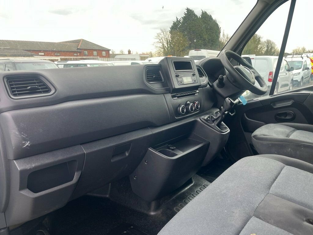 Renault Master 2.3L Business HN23GRK White #4