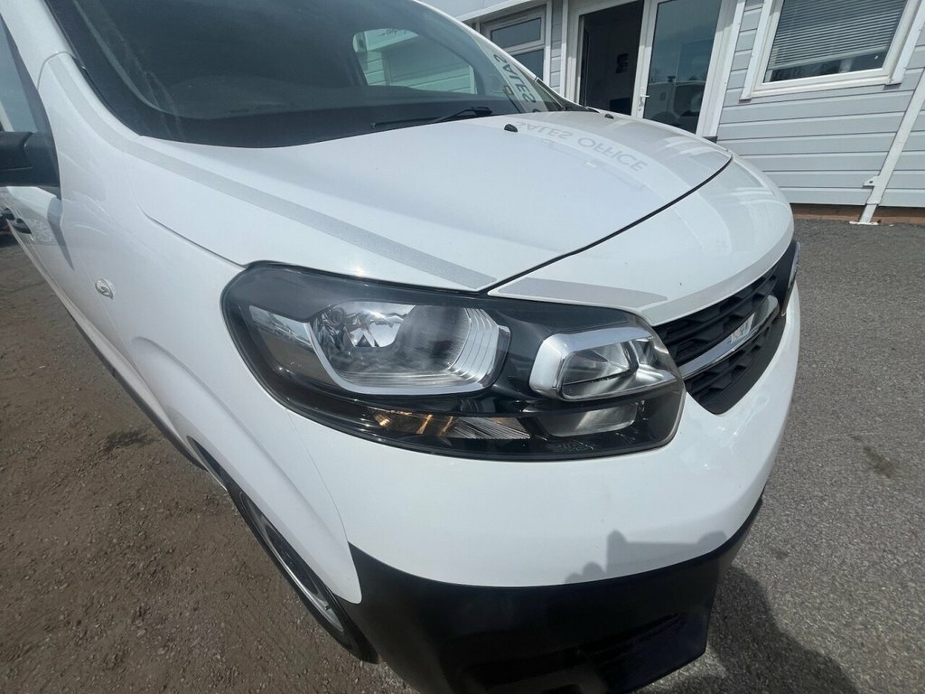 Vauxhall Vivaro 1.5L Edition FP69ZFJ White #5