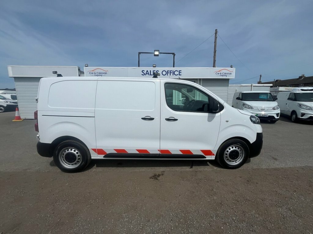 Vauxhall Vivaro 1.5L Edition FP69ZFJ White #3