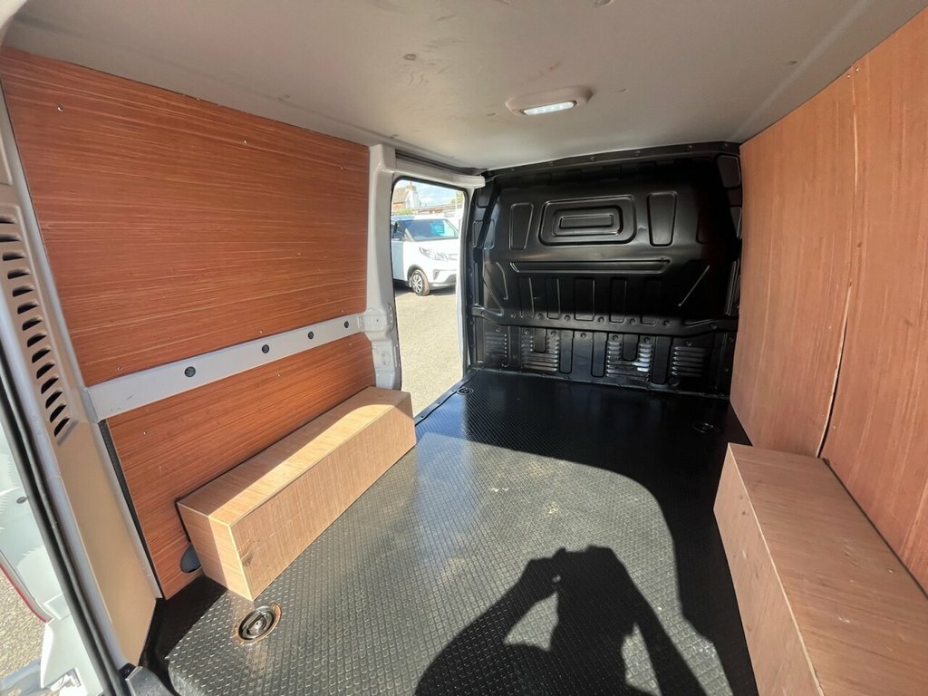 Maxus eDeliver 3 Mpv White #20