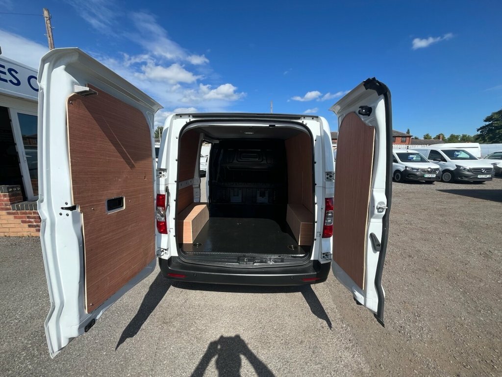 Maxus eDeliver 3 Mpv White #16