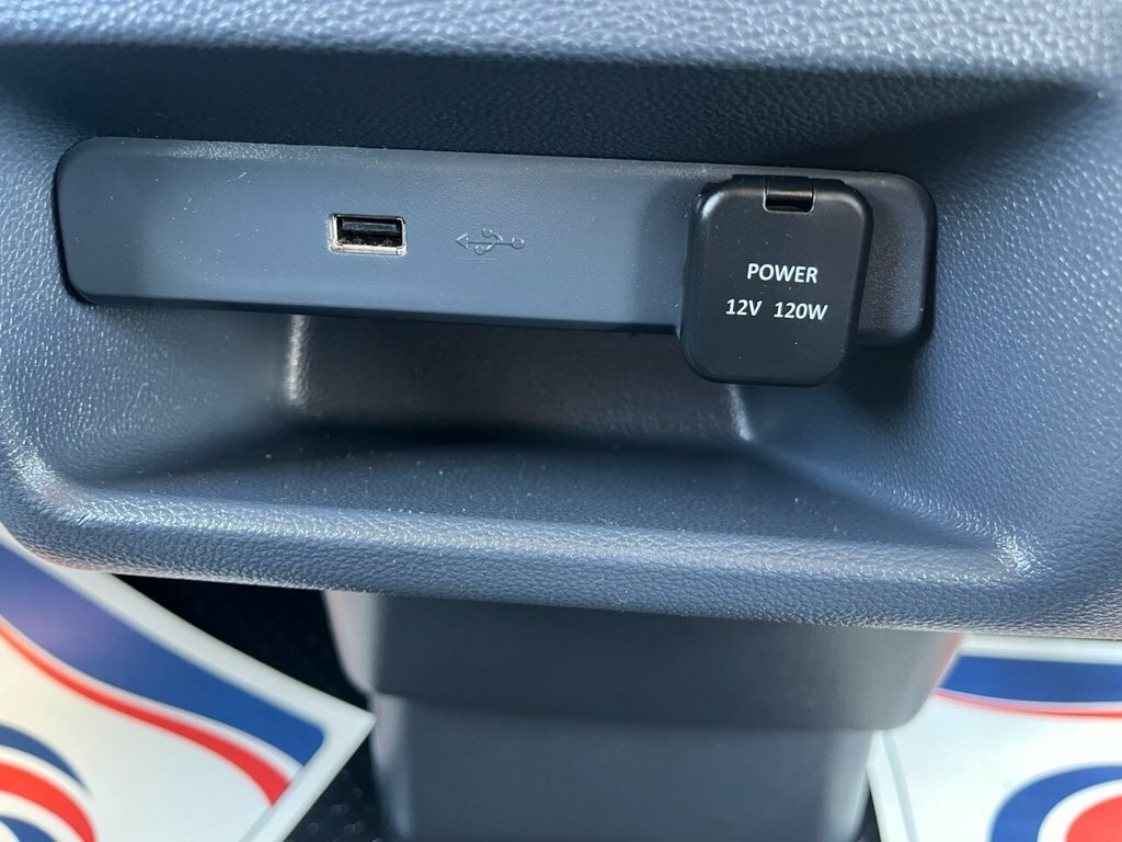 Maxus eDeliver 3 Mpv White #32