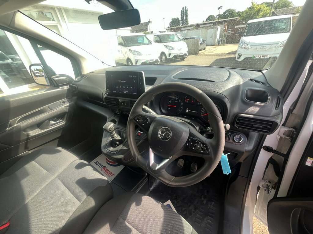 Vauxhall Combo 1.5L Pro DN23NTU White #4