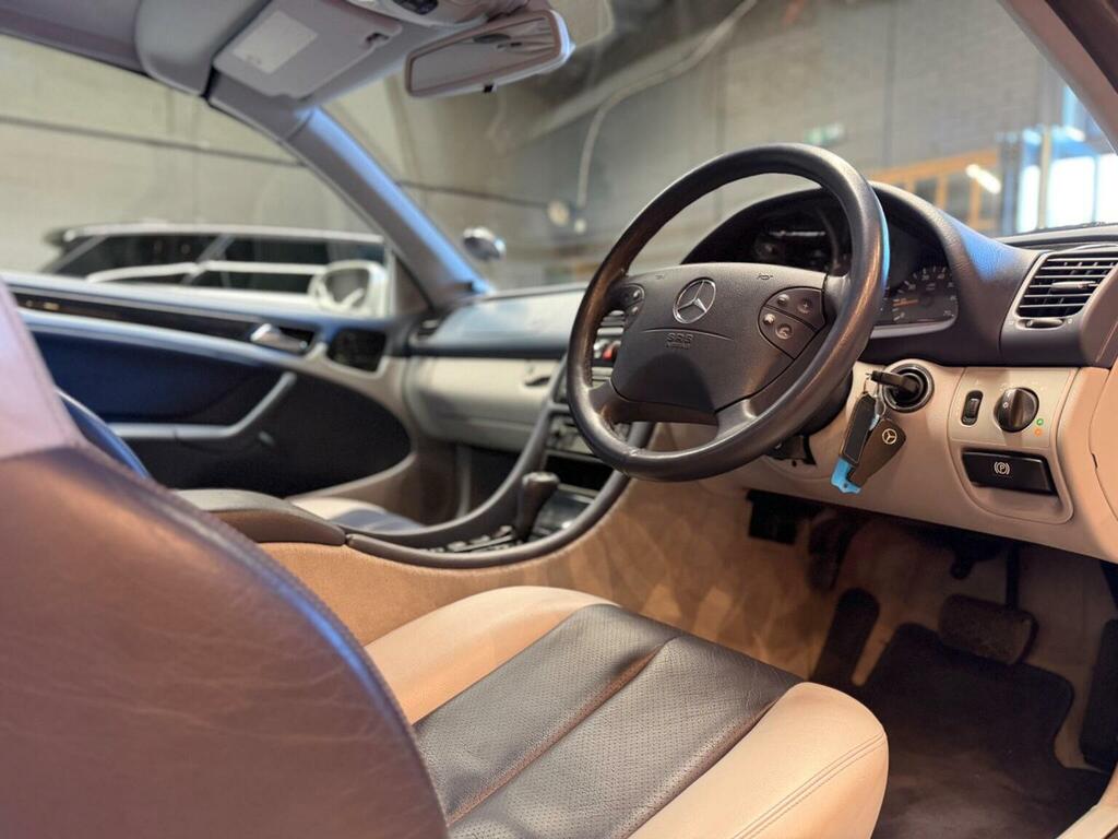 Mercedes-Benz CLK 230 Kompressor Avantgarde Cabriolet Red #31