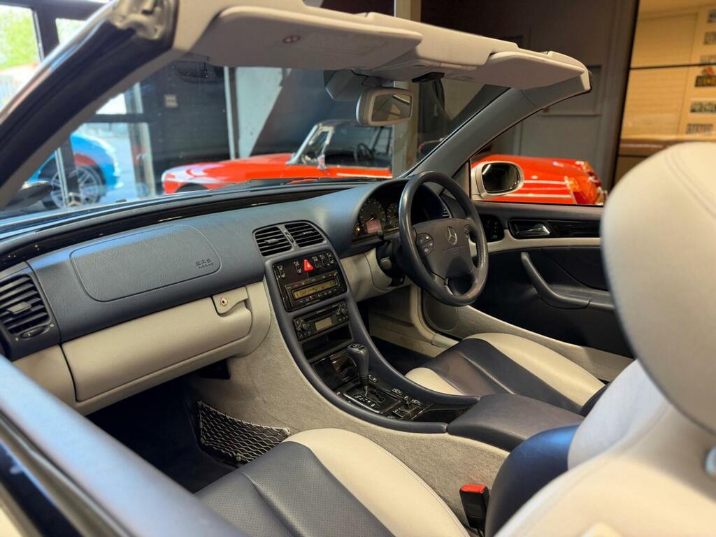 Mercedes-Benz CLK 230 Kompressor Avantgarde Cabriolet Red #35