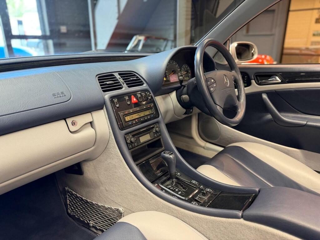 Mercedes-Benz CLK 230 Kompressor Avantgarde Cabriolet Red #7