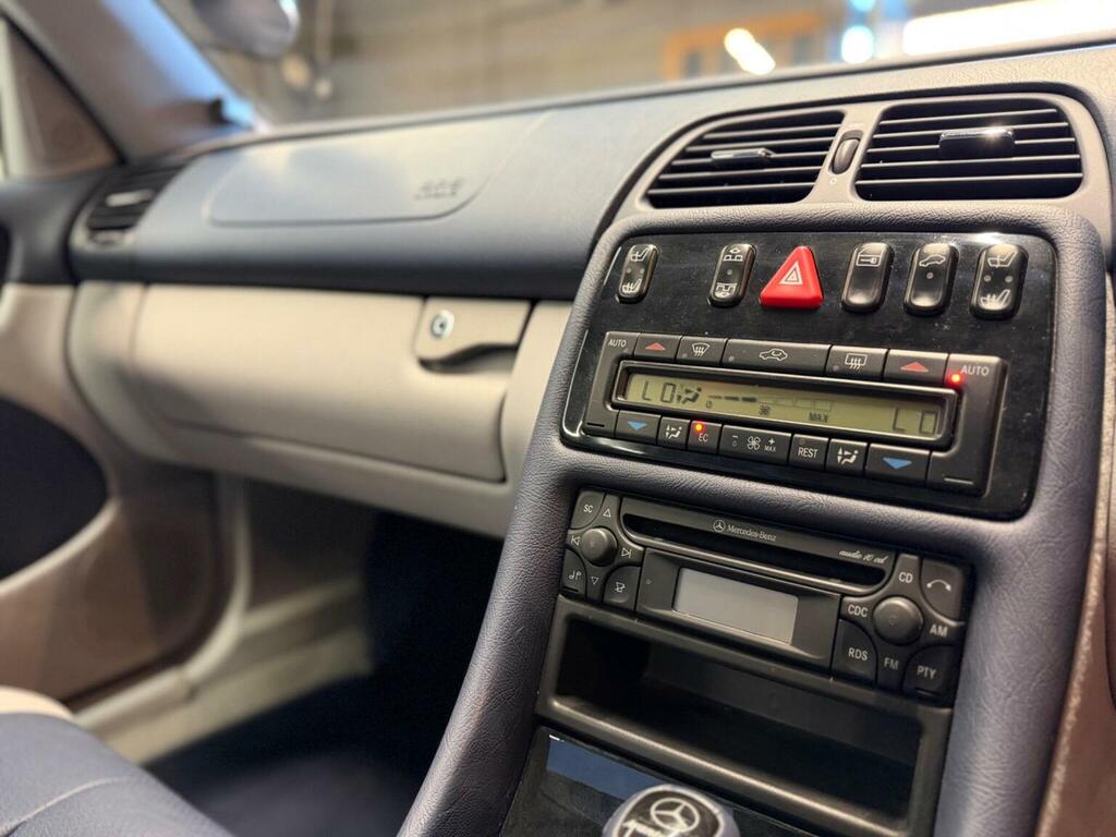 Mercedes-Benz CLK 230 Kompressor Avantgarde Cabriolet Red #26