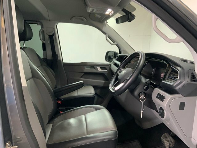 Volkswagen Transporter Shuttle 2L S White #9