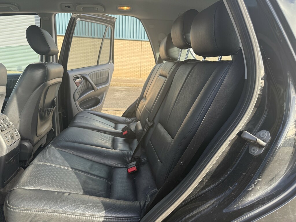 Mercedes-Benz M Class Silver #10