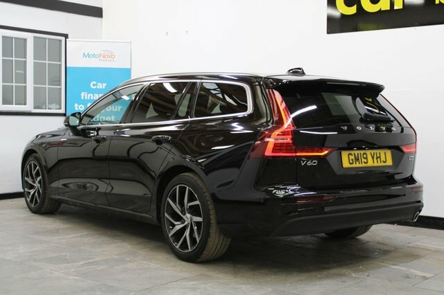 Volvo V60 2019 2.0 D3 Momentum Plus Euro 6 Ss GM19YHJ Black #3