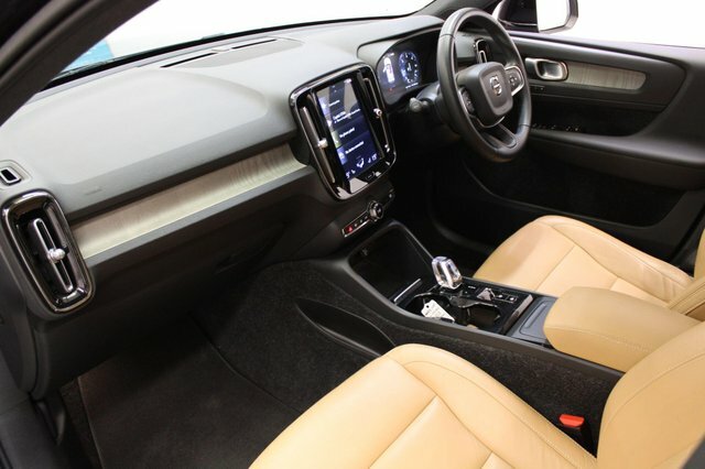 Volvo XC40 2018 2.0 D3 Inscription Euro 6 Ss HX68OPP Black #2