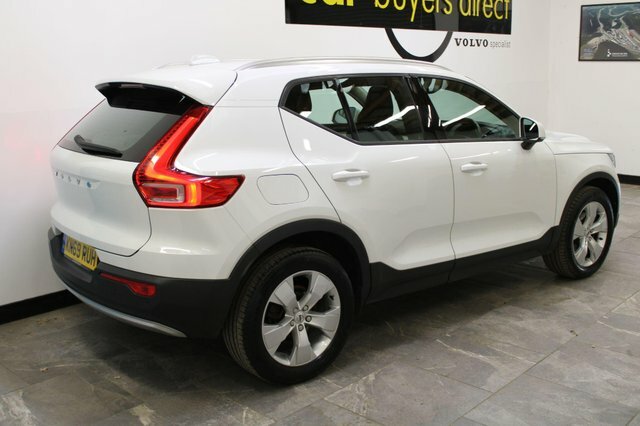 Volvo XC40 2019 2.0 D3 Momentum Pro Awd Euro 6 Ss KN69RUH White #4