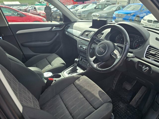 Audi Q3 Tfsi Cod Sport Suv SE66BYC Black #5