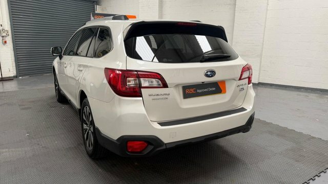 Subaru Outback 2.0D Se Premium Estate Lineartronic 4Wd White #4