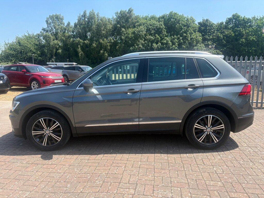 Volkswagen Tiguan 2.0 Tdi Bluemotion Tech Se Dsg Euro 6 Ss LH66DCE Grey #4