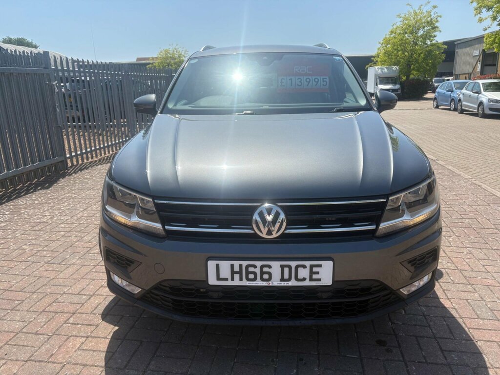 Volkswagen Tiguan 2.0 Tdi Bluemotion Tech Se Dsg Euro 6 Ss LH66DCE Grey #2