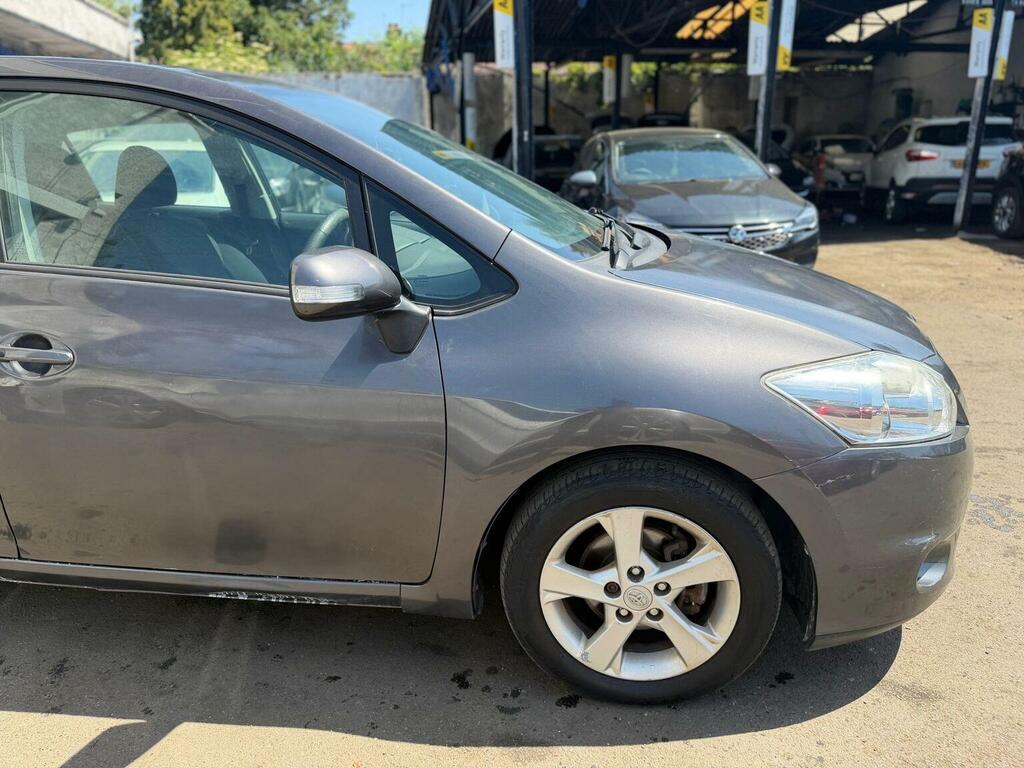 Toyota Auris 1.6 V-matic Tr Multimode Euro 5 Grey #2
