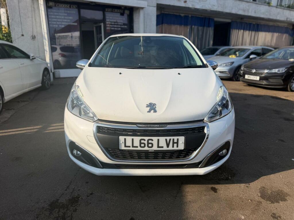 Peugeot 208 1.2 Puretech Allure Euro 6 LL66LVH White #6