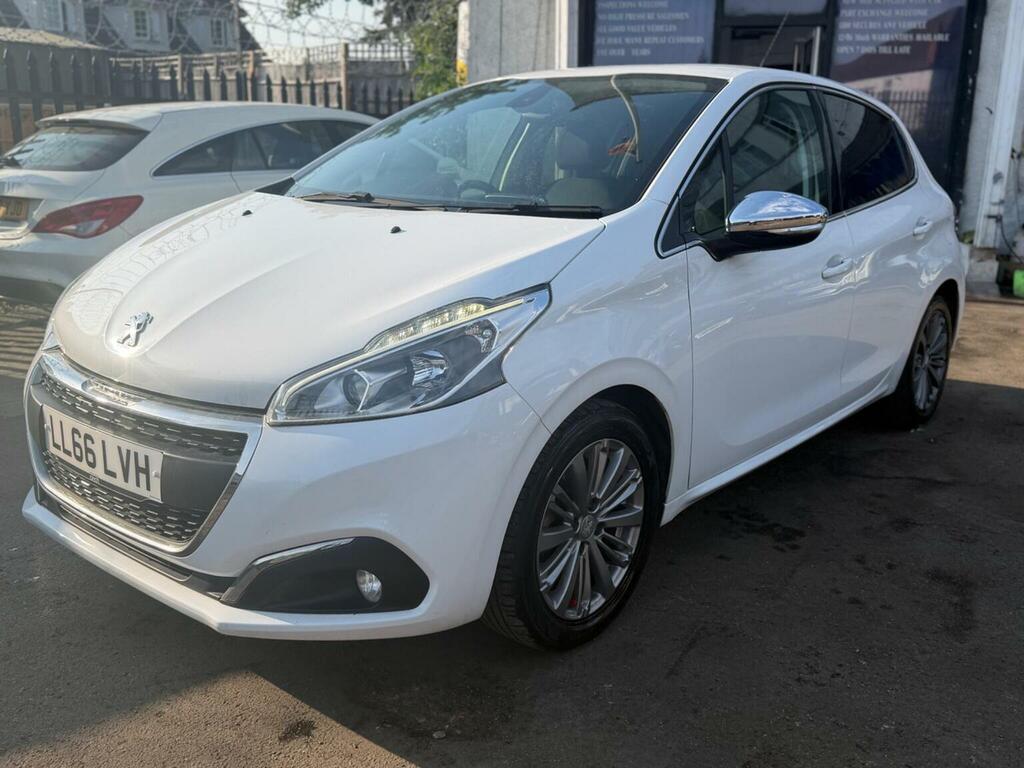 Peugeot 208 1.2 Puretech Allure Euro 6 LL66LVH White #3