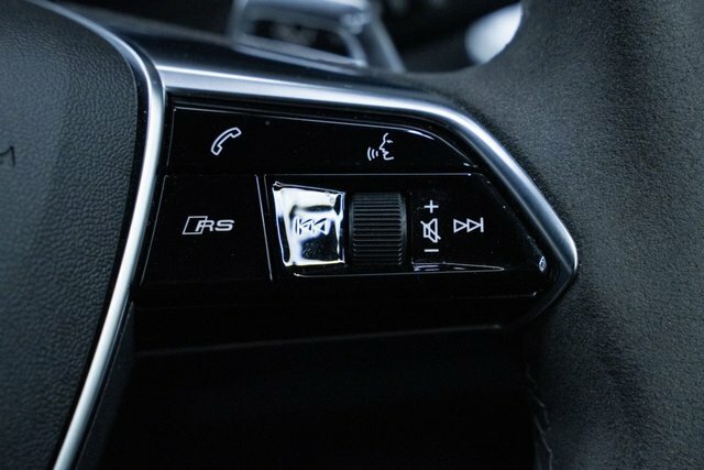 Audi RS6 Avant Estate Black #23