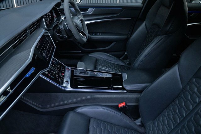 Audi RS6 Avant Estate Black #31