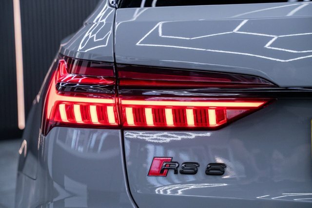 Audi RS6 Avant Estate Black #10