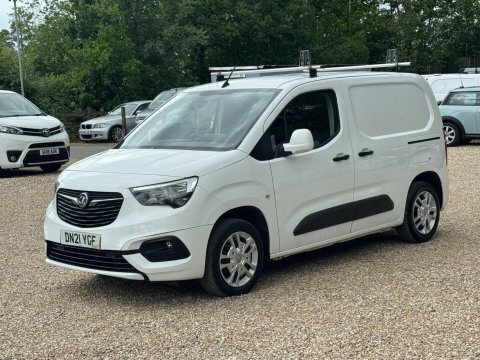 Vauxhall Combo 1.5 Turbo D DN21YGF White #4
