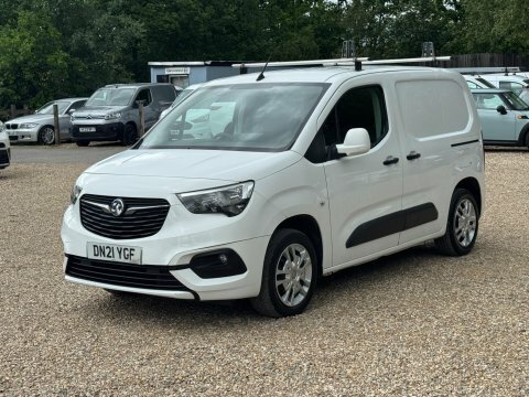 Vauxhall Combo 1.5 Turbo D DN21YGF White #5