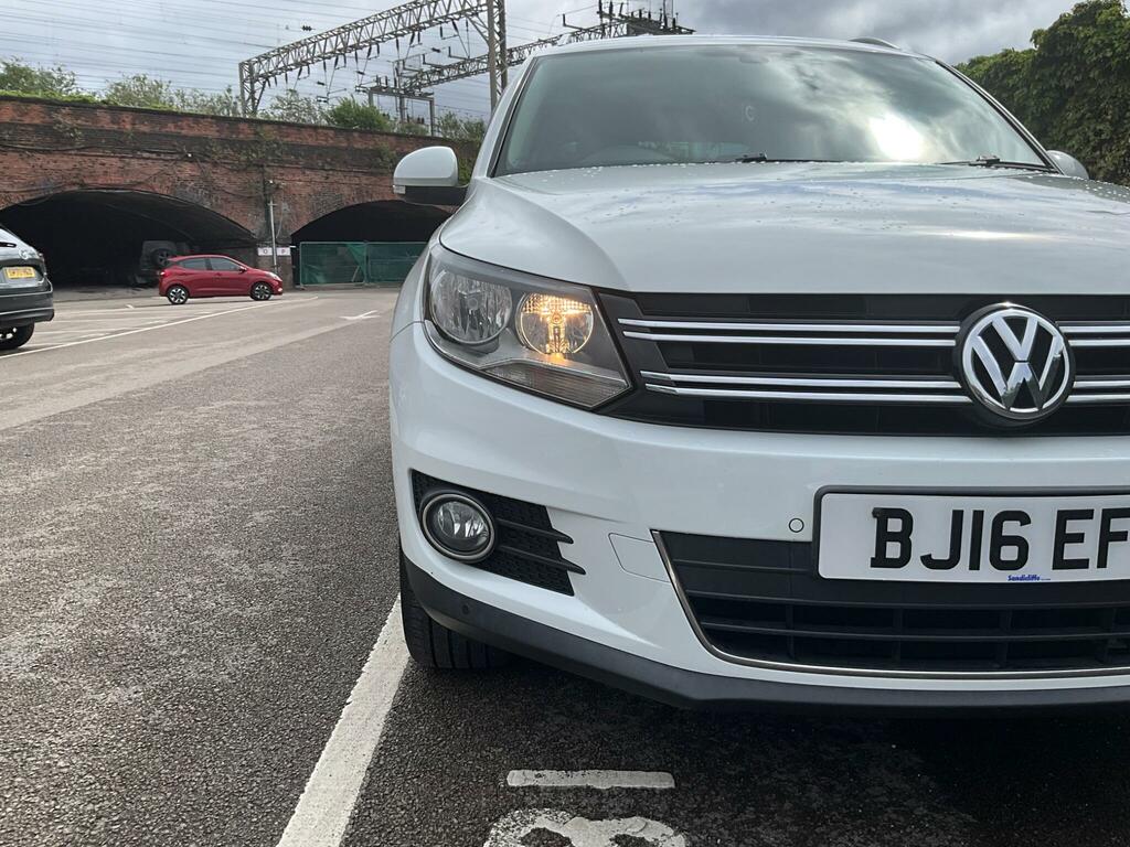 Volkswagen Tiguan 2.0 Tdi Bluemotion Tech Match Edition 4Wd Euro 6 BJ16EFZ White #5